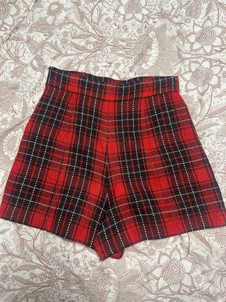 Shorts Zara cuadros rojo y negro