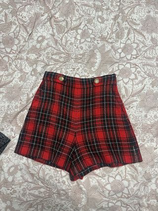 Shorts Zara cuadros rojo y negro