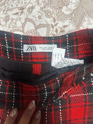 Shorts Zara cuadros rojo y negro