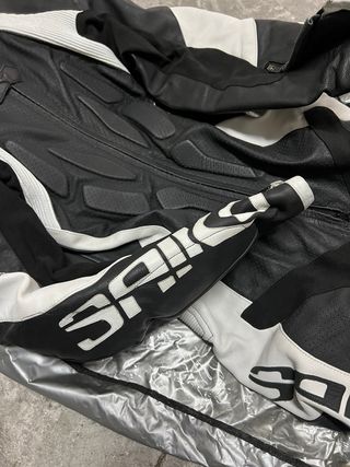 Mono y botas de moto SAIKO