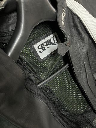 Mono y botas de moto SAIKO