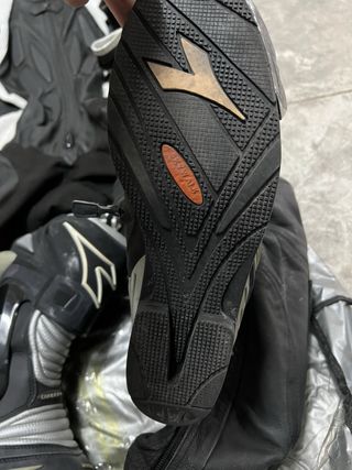 Mono y botas de moto SAIKO