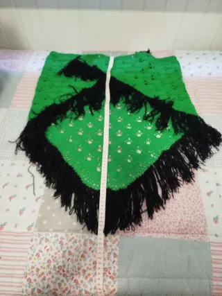 Chal para niña de bailes regionales hecho a mano.