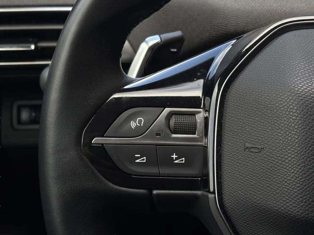 Peugeot 3008 300 e-EAT8 Roadtrip