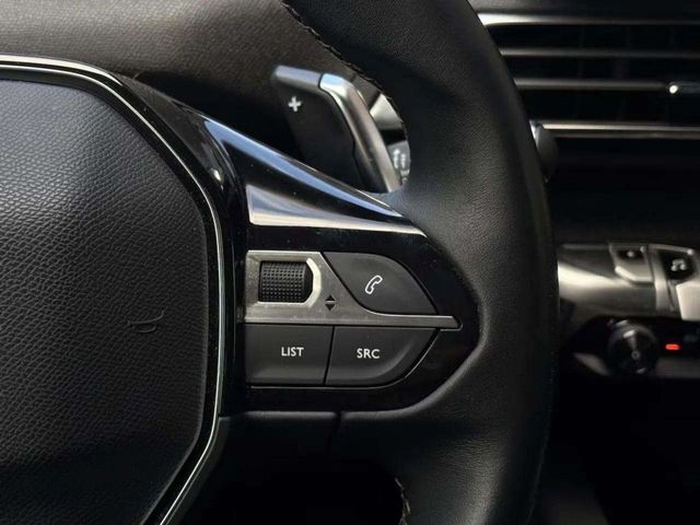 Peugeot 3008 300 e-EAT8 Roadtrip