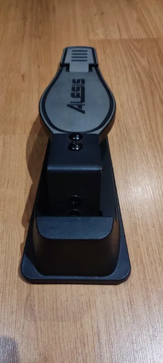 Pedal Alesis abierto/cerrado