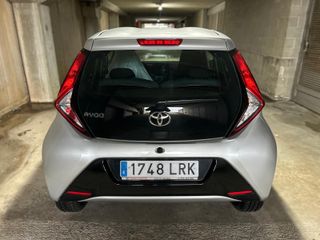 Toyota Aygo 1.0 70 x-play2021