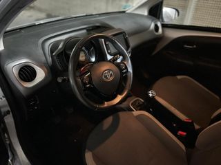 Toyota Aygo 1.0 70 x-play2021