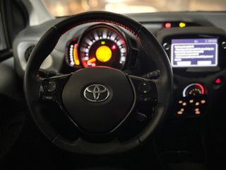 Toyota Aygo 1.0 70 x-play2021