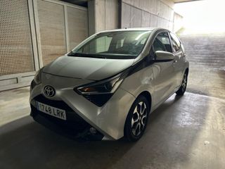 Toyota Aygo 1.0 70 x-play2021