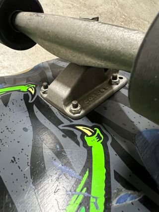 Skate Creature Russell Bat con Carver