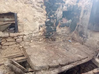 Lareira de pedra antiga