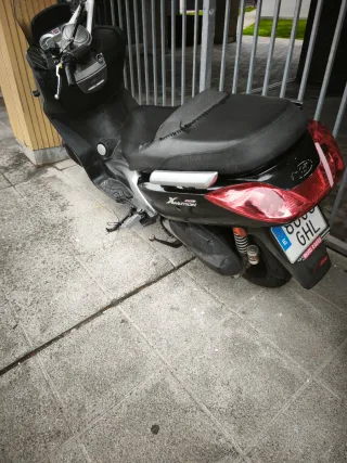 Moto TGB Scooter 2008 se vende o se  cambia 600€