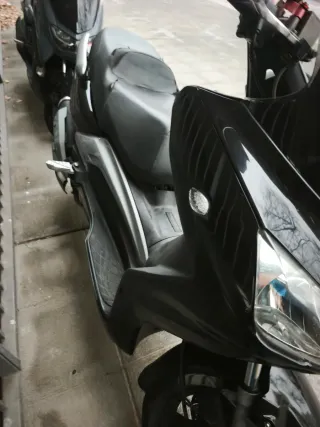 Moto TGB Scooter 2008 se vende o se  cambia 600€