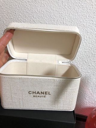 Neceser Chanel Beige y Negro