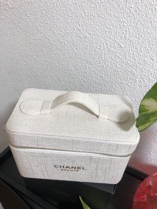 Neceser Chanel Beige y Negro