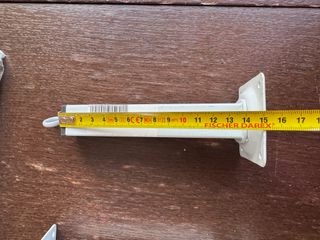 Piedini per mobili in ferro bianchi