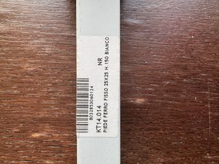 Piedini per mobili in ferro bianchi