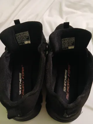 Tenis Skechers Negros