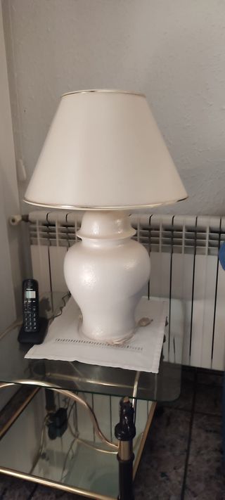 Mueble de comedor completo, mesas, sillas y sofás