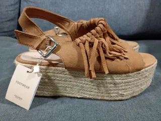 Sandalias Marrones con Flecos y Plataforma