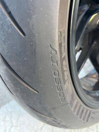 Ducati Monster 821 Stripe Roja