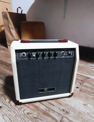 Amplificador Guitarra Sound Station Cream 10 nuevo