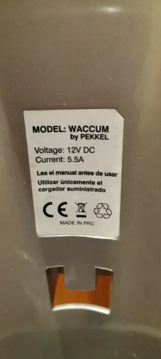 Aspiradora Escoba Gris y Blanca