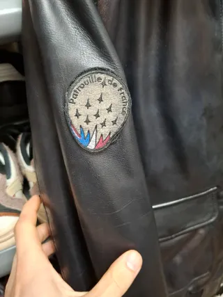 Cazadora de piel Redskins negra