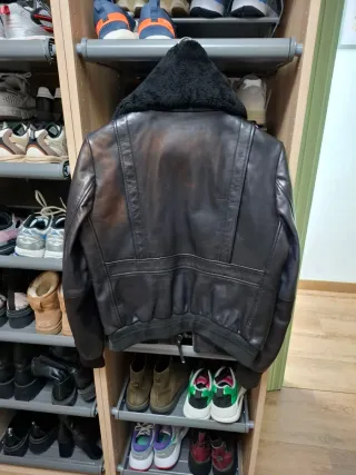 Cazadora de piel Redskins negra