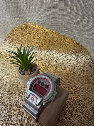 Reloj Casio G-Shock Plata y Rosa