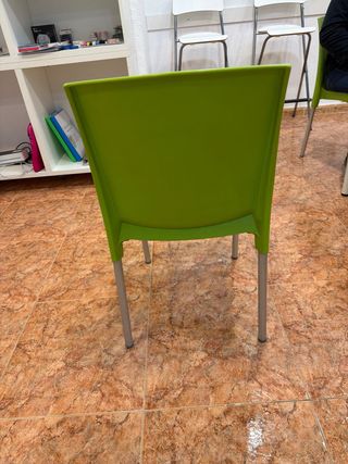 Pack 30 Sillas Plástico Verde y Plata