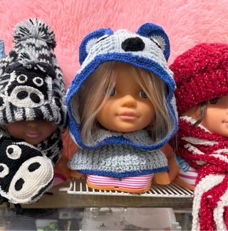 Set di cappelli e sciarpe in maglia