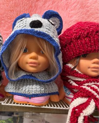 Set di cappelli e sciarpe in maglia