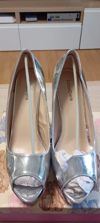 Tacones plateados