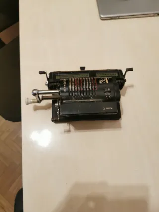 Calculadora Mecánica Antigua ICE Modelo C