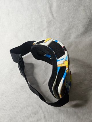 Gafas de esquí con diseño colorido