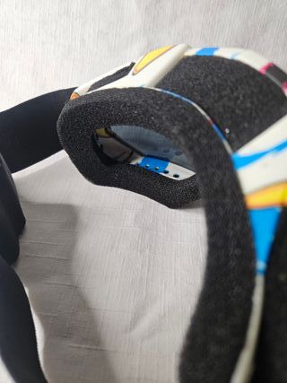 Gafas de esquí con diseño colorido