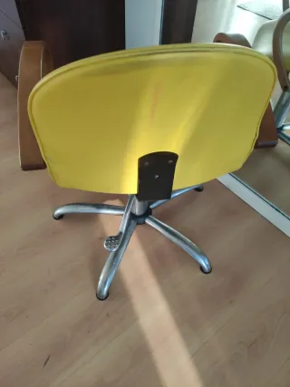 Silla de oficina hidráulica amarilla