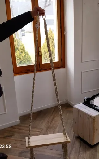 Columpio de madera para niños