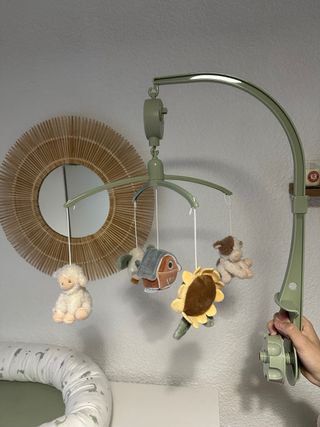 Móvil musical carrusel cuna Little Dutch farm