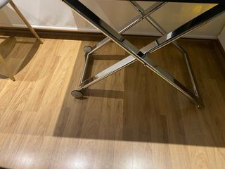 Mesa de cristal extensible y elevable negra