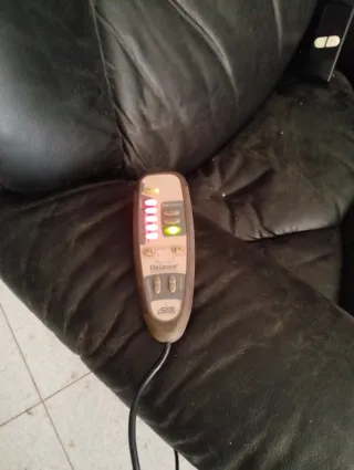 Butaca reclinable masajeadora negra