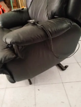 Butaca reclinable masajeadora negra