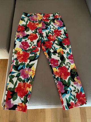 Pantalones florales elásticos
