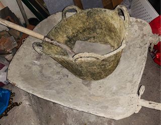 Carretilla de obra y pala