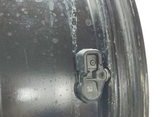 2379495 llanta 42611yy680 toyota auris hybrid