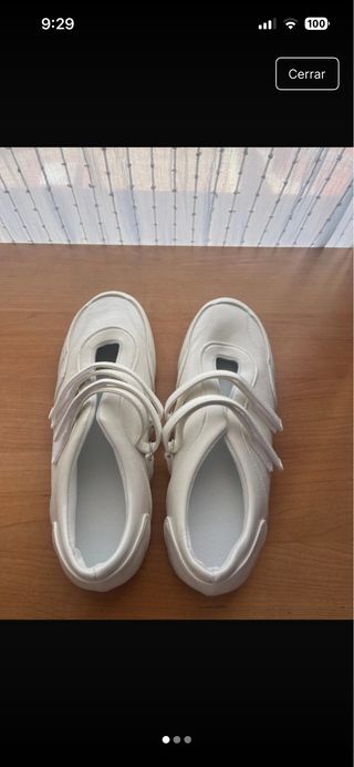 Zapatos blancos nuevos