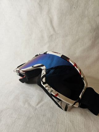 Gafas de esquí con diseño llamativo