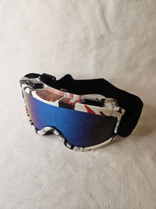 Gafas de esquí con diseño llamativo
